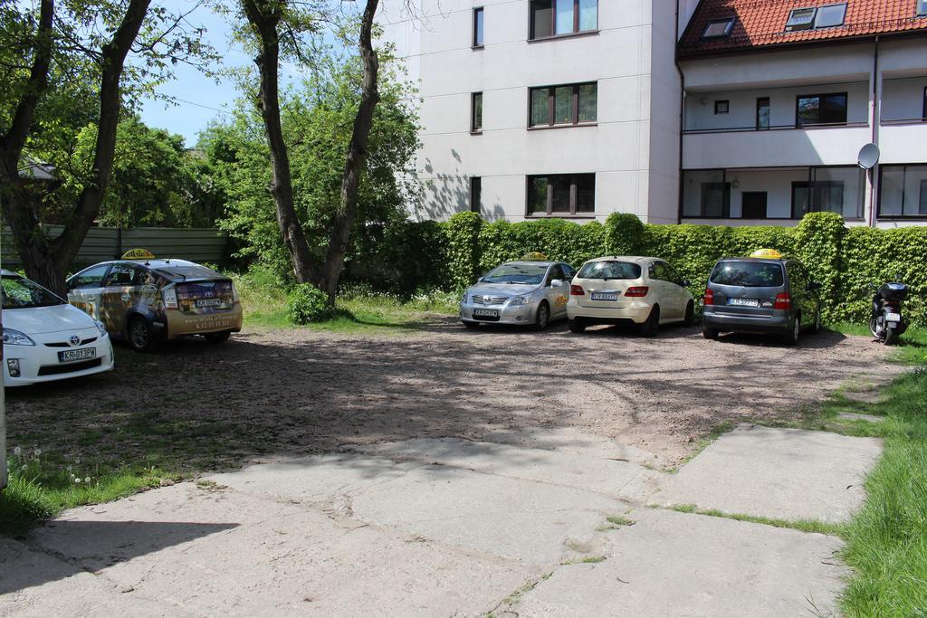 999 Aparthostel Krasków Exterior foto