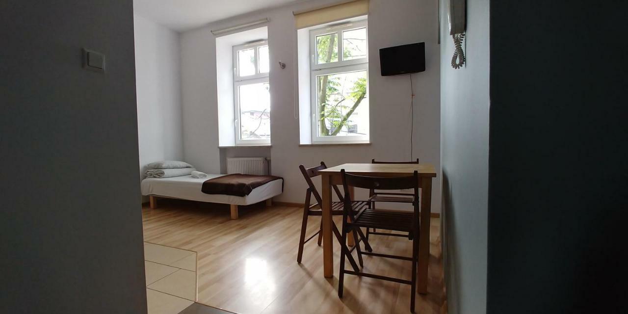 999 Aparthostel Krasków Exterior foto